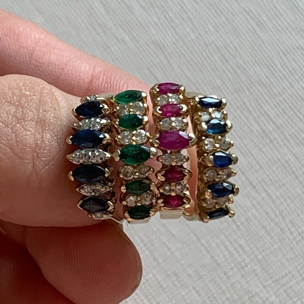 14k Sapphire and Diamond ring - Picture 5 of 16